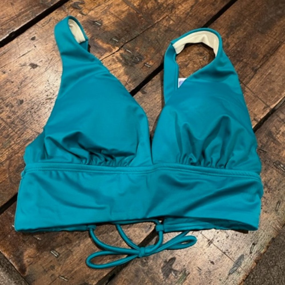 Swimsuit Top, turquoise, small. NEW with tags. Beach Betty by Miracle Brands